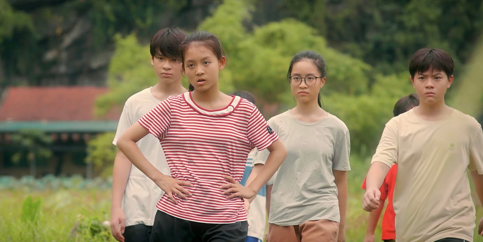 Huyền Lizzie trong Cách Em 1 Milimet