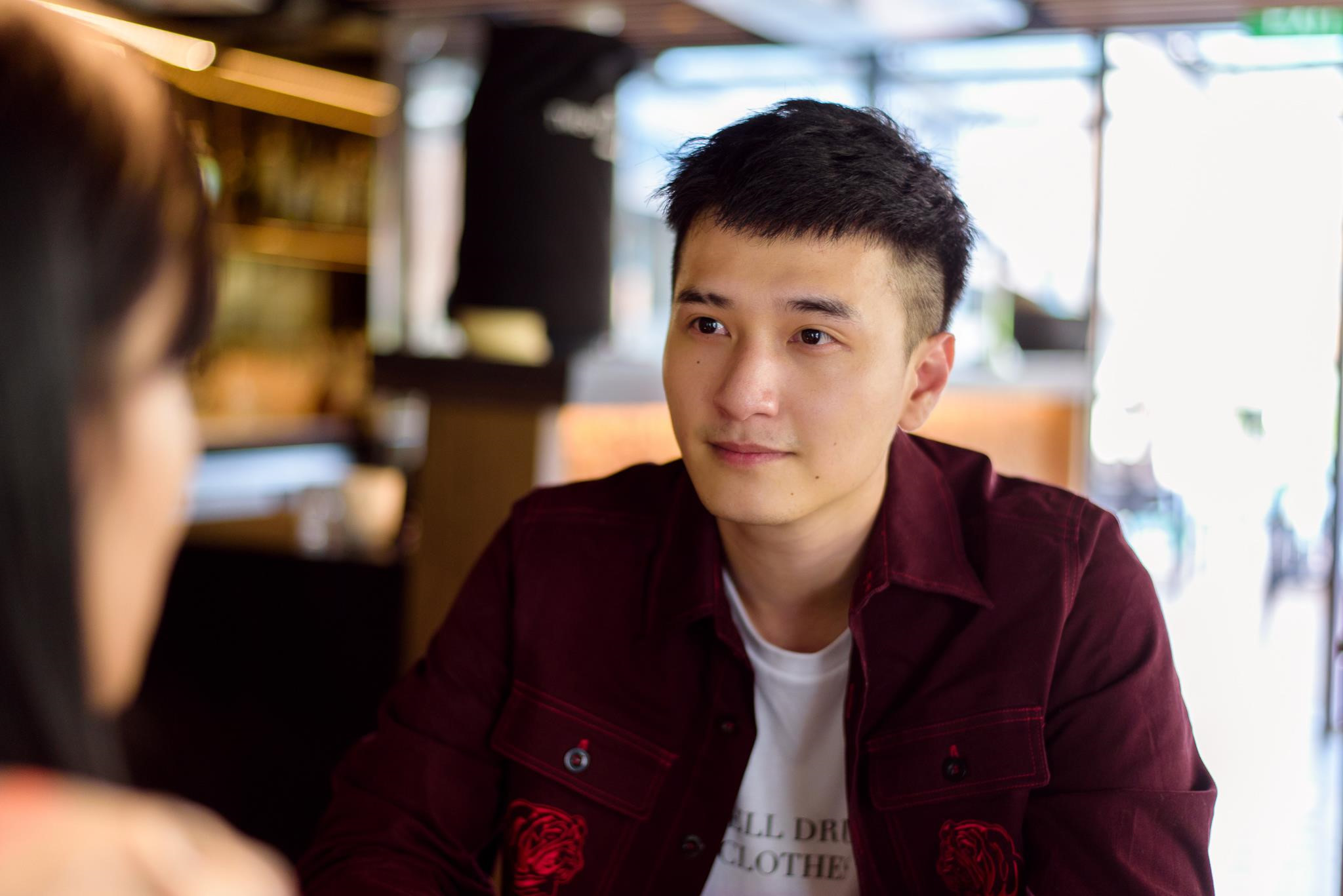 Vẻ ngoài lãng tử thư sinh của diễn viên Huỳnh Anh