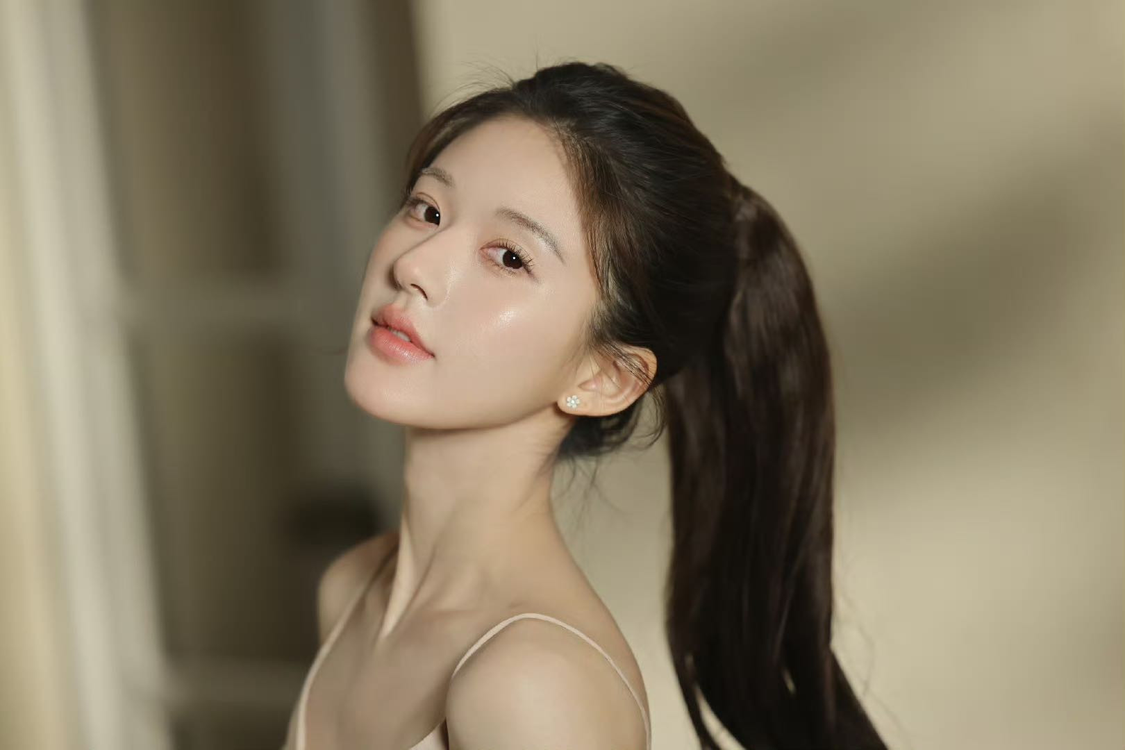 Triệu Lộ Tư có tay trắng rời công ty?