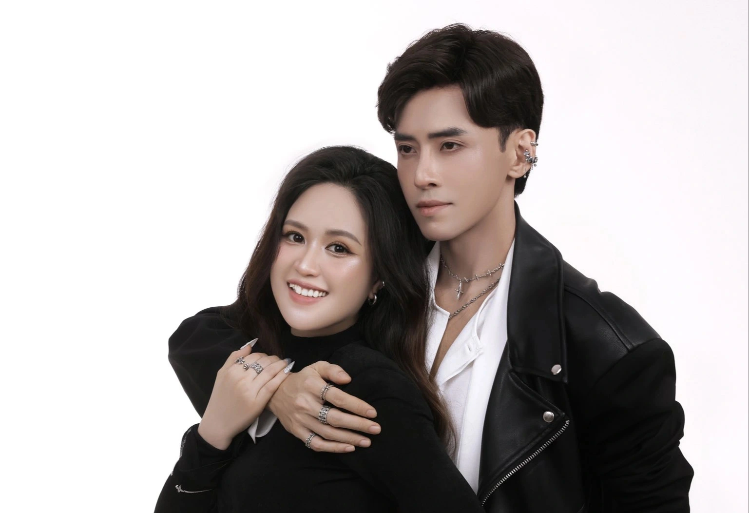 Diễn viên Phương Hằng cùng chồng