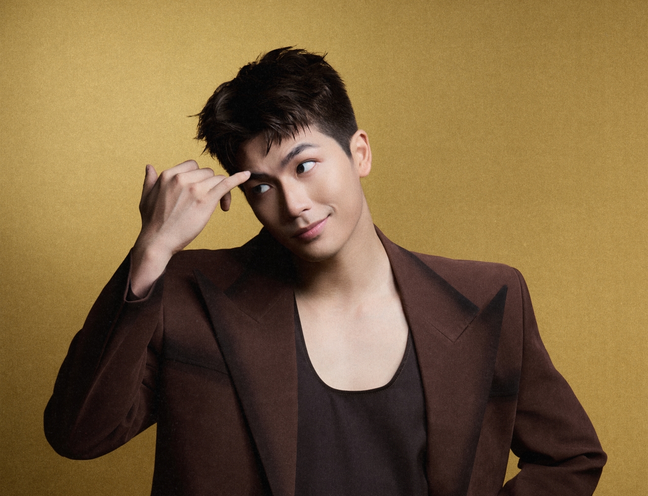 Diễn viên Quốc Anh trong veston sang trọng