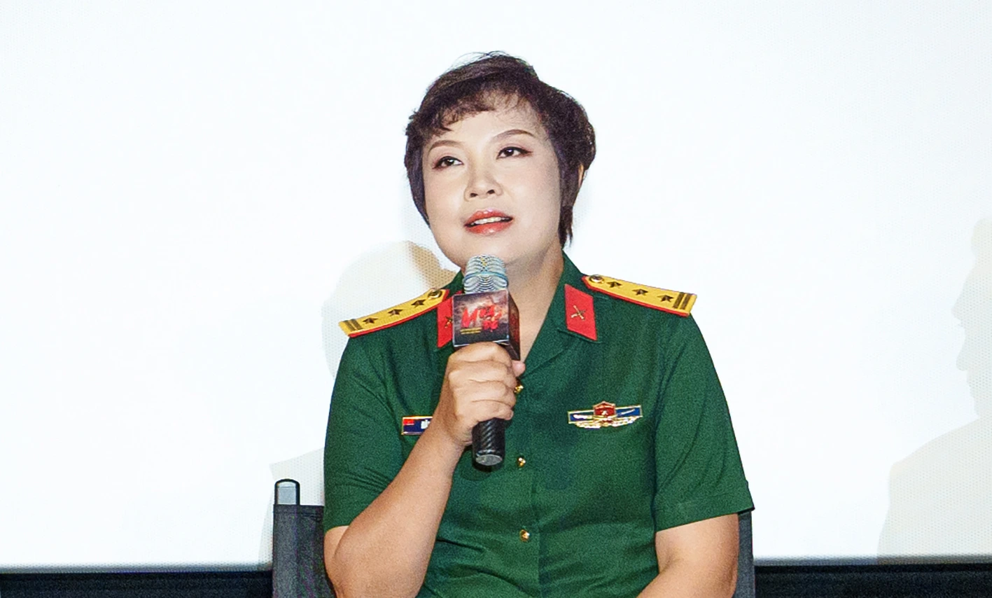 Chia sẻ của đạo diễn Đặng Thái Huyền về bộ phim "Mưa Đỏ"